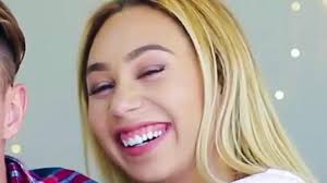 Heidi Bernier (@heidibernier_)