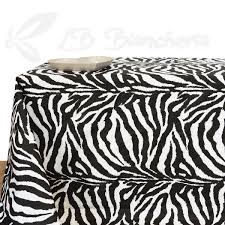 Soffice e morbidissima al tatto, la trapunta matrimoniale leopardata in ecopelliccia è adatta ad una camera con stile e carattere. Tovaglia Cucina Soggiorno Animalier Zebrata 100 Made In Italy Cotone Cm 150x200 Lbbiancheria