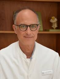 Wicker Klinik hat mit Dr. med. Max Tiefenbacher einen erfahrenen Chefarzt  für die neurologische Abteilung gewonnen, Wicker-Gruppe, Story