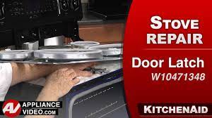 Kitchenaid oven removing & reinstalling the oven door do not remove the shipping base or the shipping feet at the front lower corners of the oven. Kitchenaid Whirlpool Oven Door Latch Repair Youtube