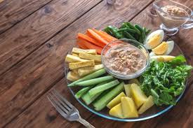 Jumlah kebutuhan kalori selalu berhubungan dengan tingkat aktifitas dan jenis kegiatan yang dilakukan oleh seseorang. Kalori Gado Gado Yang Setara Dengan Roti Canai Kumparan Com