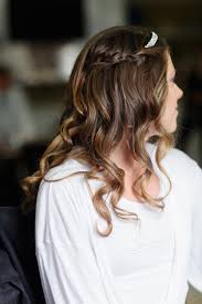 Ansonsten lassen sich mittellange haare sehr gut toupieren und zu üppigen haarknoten aufstecken. 1001 Ideen Und Anleitungen Fur Moderne Frisuren Mit Locken
