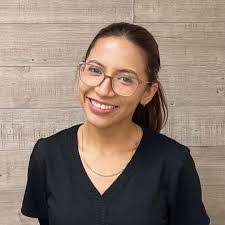 Mandi Perez's Instagram, Twitter & Facebook