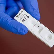 Wir bieten ihnen eine schnelle und vor allem zuverlässige antwort hinsichtlich. Antigen Schnelltest Pcr Oder Selbsttest Dieser Test Liefert Das Sicherste Ergebnis Gesundheit