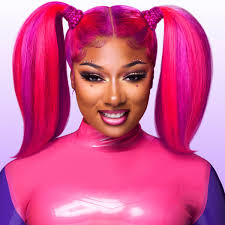Megan thee stallion is the next great female rapper. Megan Thee Stallion Reveals Her Real Hair In This Video And Amazes Fans With Her Natural Beauty Celebrity Insider