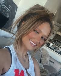 I know slick back clean styles are in but messy hair will forever be my  favorite