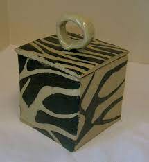 Lay a ruler parallel to an edge, a millimeter or so back from it. Slab Pottery Ideas For Beginners