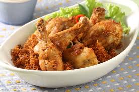 Rasa pedas dari resep ini bisa jadi sampai tertahan pada lidah setelah kamu menyantapnya. Ayam Bumbu Kelapa Khas Padang Yang Mudah Dan Lezat