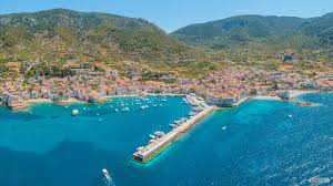 Trogir, the center of the trogir riviera is a town with approximately 13000 inhabitants, situated in the heart of dalmatia, 20 km west from the city of split. Blue Cave Kroatien Ausfluge Adriatica Charter Day Tours Motorboot Charter Bootscharter Bootsverleih Bootsvermietung Kroatien Split Trogir Insel Hvar Brac Big Game Fischen Special Angebote Boot Ferienwohnung