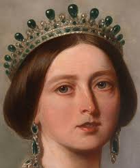 Emerald Tiaras: The Jewels of Queens Through the Ages