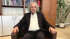 Muhammed demirci'nin etiketlendiği bu fotoğrafta genç oyuncunun gece kulübünde bir kızla sarmaş dolaş olması tepkilere neden oldu. Dunyayi Gezecekti Teroristlerin Hedefi Oldu