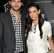 What is ashton kutcher's net worth? Leute Ashton Kutcher Reicht Scheidung Von Demi Moore Ein Welt