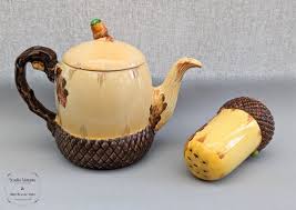 Art Deco, Burleigh Ware, Burgess & Leigh, Staffordshire Pottery, Acorn,  Sugar Sifter, Vintage Teapot, Kitchen, Kitchenalia, 1930s,
