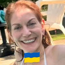 Are there restaurants with karaoke in The Woodlands area?