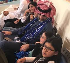 أشاد الأمير الوليد بن طلال عضو شرف نادي الهلال بناديه وإنجازاته المحلية والآسيوية، كما كشف حقيقة ابتعاده عن الهلال. Ø§Ù„ÙˆÙ„ÙŠØ¯ Ø¨Ù† Ø·Ù„Ø§Ù„ ØªØ¬Ø§ÙˆØ¨Ø§ Ù…Ø¹ Ø¯Ø¹ÙˆØ© Ø£Ø®ÙŠ ØªØ±ÙƒÙŠ Ø¢Ù„ Ø§Ù„Ø´ÙŠØ® Ø£Ø¹Ù„Ù† Ø¯Ø¹Ù… Ø§Ù„Ù‡Ù„Ø§Ù„ Ø¨Ù…Ù„ÙŠÙˆÙ†ÙŠ Ø±ÙŠØ§Ù„