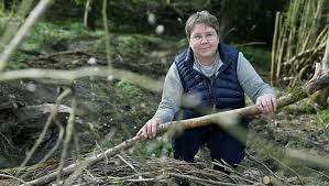 From obsolete german neanderthal, now spelled neandertal, the name of a valley (german tal, older also spelled thal) near düsseldorf where the first neanderthal was discovered in 1856. Wie Das Neandertal Leidet