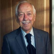 Dr. Quintous Crews, 85, Navy rear admiral, doctor who led medical systems