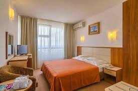 Saturn este ideala pentru cei care aspira la o vacanta de relaxare pe litoral sau la una dinamica in functie de alegerea hotelului din saturn. Hotel Hora Saturn Oferta De Cazare 2021 Litoralul Pentru Toti Zile Gratuite De Vacanta Oferta Seniori Oferte Cu Tratament