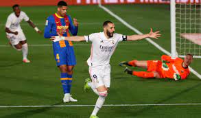 El barcelona, con su juego habitual de posesión del balón, tomó las riendas del juego; Resumen Real Madrid Vs Barcelona Resultado 2 1 Con Goles De Kroos Y Benzema En Partido De Hoy De Laliga Santander La Republica
