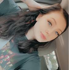 What day is best to attend Horrorhound Weekend to meet Skeet Ulrich?