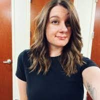 Sarah Nett's Instagram, Twitter & Facebook