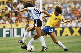 Le brésil, qui est à son avantage face à l'argentine lors des derniers duels, devrait réussir à l'emporter face à l'albiceleste sur terrain neutre. Argentine Bresil Une Rivalite De Plus De 100 Ans Garra Football