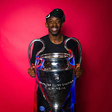 The official picture of Ousmane Dembélé with the Champions League trophy! 🏆