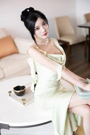 秀人模特丨杨晨晨sugar个人介绍和写真图集鉴赏- 花颜间