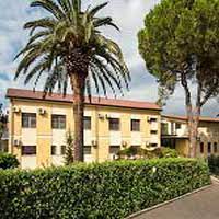 Si prendono cura del paziente danno ogni tipo di spiegazioni sulla salute lo icoraggino moralmente e pissicologicamente. Casa Di Cura Villa Dei Gerani Carmide