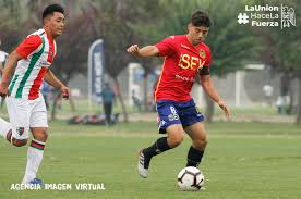 Las rivalidades históricas de palestino son los clubes chilenos audax italiano y unión española, 26 escuadras representantes de las colonias italiana y española respectivamente, con quienes juega el denominado clásico de colonias. Futbol Joven Union Espanola