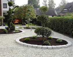 Moderne Gartengestaltung Mit Steinen Und Kies Elegant Moderne Vorgarten Mit Kies Siddhimindfo Of Moderne Garte In 2020 Garden Design Front Garden Design Boxwood Garden