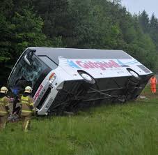 In kroatien ist es zu einem schweren reisebusunfall gekommen. Ungluck Deutsche Jugendliche Bei Busunfall In Slowenien Verletzt Bilder Fotos Welt