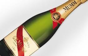 Une Bouteille De Champagne Francais A Bottle Of French Champagne Of Course Http Www Frenchlessonsbrisbane Com Au Champagne C Bouteille De Champagne Bouteille
