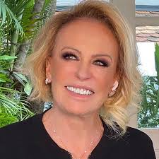 8,333,983 likes · 436,203 talking about this. Ana Maria Braga Se Retrata Apos Mudar Receita De Acaraje Tnh1