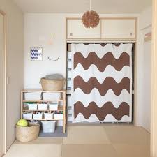 押し入れ クローゼットの収納術 diy実例49選 おしゃれで使いやすいアイデアをご紹介 folk 押し入れ 押入れ 収納 おしゃれ インテリアコーディネート 北欧