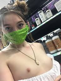 Office Girl Exposes Her Tits at Work Unexpectedly