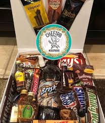 Cute Birthday Box For Boyfriend Finding A Souvenir Regarding The Ideal Guy Can Be An Impossible Task Not Anymore Friend Birthday Gifts Gifts For Your Boyfriend Diy Birthday Gifts