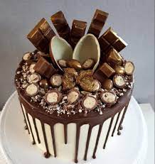 Mit einem einfachen trick ist dieser kuchen ganz einfach selbstgemacht. Kinderschokoladentorte Dripcake Drip Kinderschokolade Uei Uberaschungsei Schokocake Ferrero Kinderbueno Schokoladen Torte Kinderschokolade Tropfkuchen