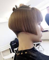 1001 Idees Carre Plongeant Nuque Rasee Le Style Dans Le Cou Coupe Cheveux Tres Court Coiffures Carre Photos Coupe De Cheveux
