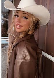 Morgan Cecil's Instagram, Twitter & Facebook