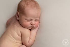 Stunning little Newborn Photo Session of Luna James