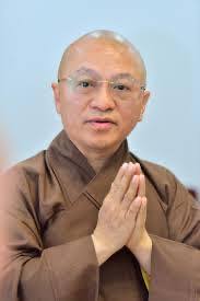 TẶNG NHÀ SƯ THÍCH NHẬT TỪ Tôi ít xem lá số cho những người tu hành, nhưng  nhiều năm nay sự ồn ào từ cõi tu hành Phật môn khiến tôi không