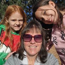 When does weight loss accelerate after bariatric surgery?