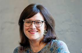 Stephanie Bain's Instagram, Twitter & Facebook