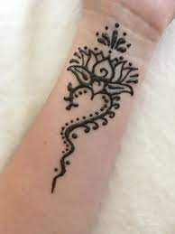 Biasanya ketika pernikahan, calon pengantin akan mengukir dan. Pin Oleh Riska Setiyana Di Benda Bagus Henna Gambar Henna Tangan