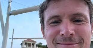 Would you all do me a favor and tell me where you're all from. Just curious  about how wide this fan base for John Prine is. Thank you in advance.