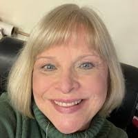 Beth Acosta's Instagram, Twitter & Facebook