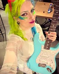 Well that left me speechless… I don't know what to say but I have the best  fans in the world 🥲🫶 This is me welcoming a new sister to my Strat Family