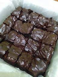 Brownies kedut baru baru ni lagi trending, kita nak share teknik resepi brownies kedut guna sukatan cawan yang mudah. Resipi Brownies Guna Sukatan Cawan Cukup Mudah Tahan Sampai 2 Minggu Tak Masuk Peti Sejuk Keluarga