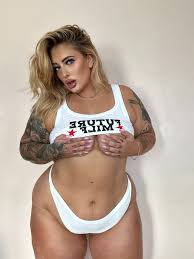 MissThickNTatted - Free nude pics, galleries & more at Babepedia